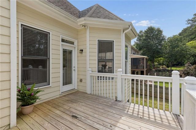 5486 Hedge Brooke Pointe Cove NW, Acworth, GA 30101