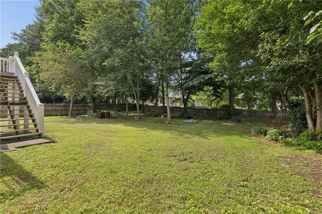 5486 Hedge Brooke Pointe Cove NW, Acworth, GA 30101
