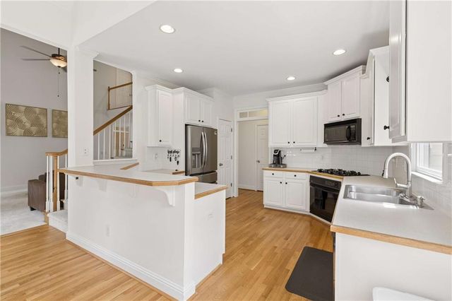 5486 Hedge Brooke Pointe Cove NW, Acworth, GA 30101