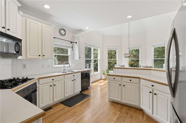 5486 Hedge Brooke Pointe Cove NW, Acworth, GA 30101