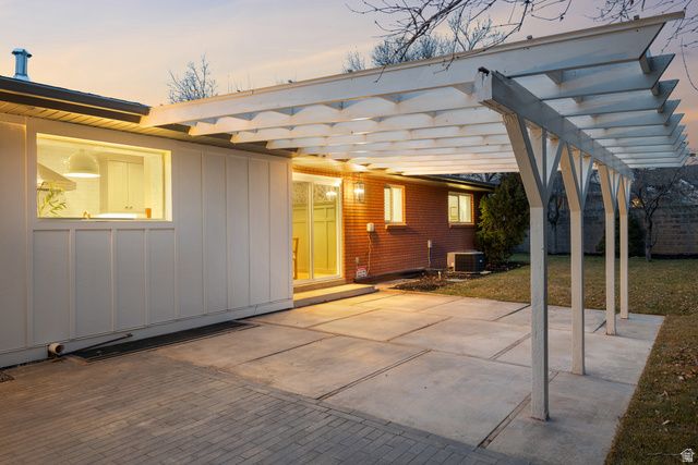 4695 S SYCAMORE, Holladay, UT 84117