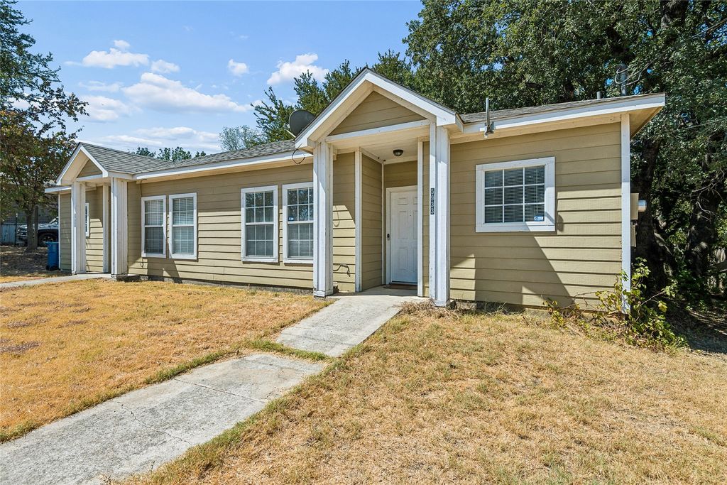 5931-5933 Robinwood Lane, Little Elm, TX 75068 — exterior