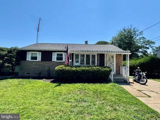 20 ELLIS AVE, Burlington, NJ 08016
