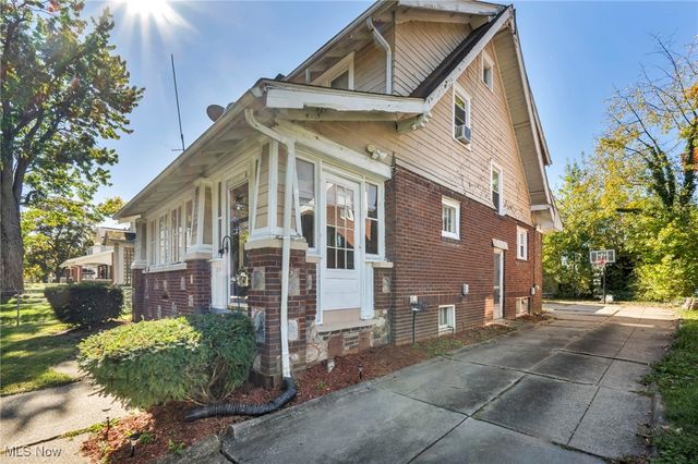 888 Greenwood Avenue, Akron, OH 44320