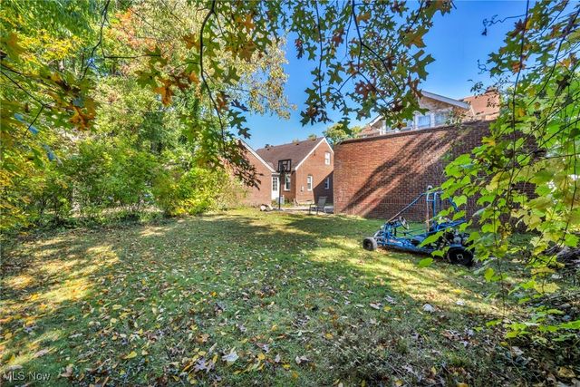 888 Greenwood Avenue, Akron, OH 44320