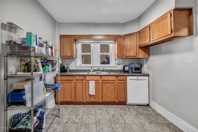 888 Greenwood Avenue, Akron, OH 44320