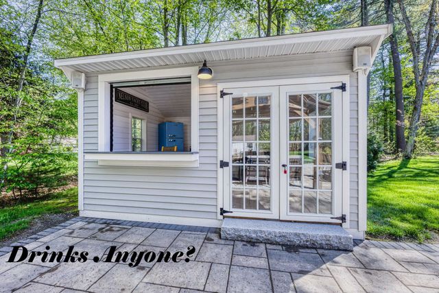 32 Century Lane, Litchfield, NH 03052