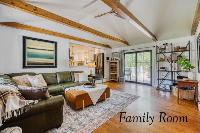 32 Century Lane, Litchfield, NH 03052