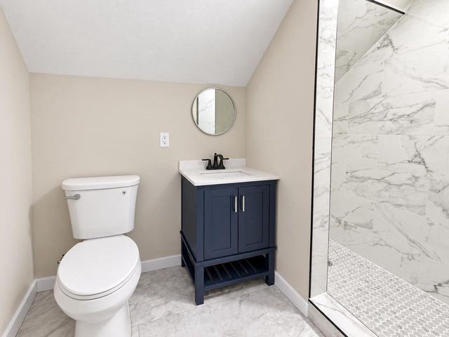 4937 N Hollywood AVENUE, Whitefish Bay, WI 53217