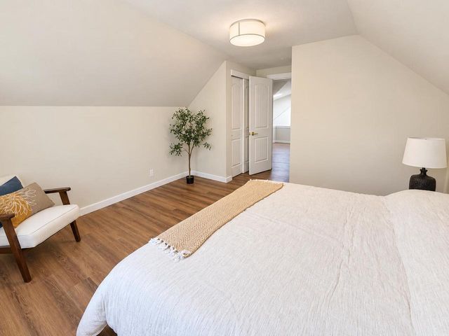 4937 N Hollywood AVENUE, Whitefish Bay, WI 53217