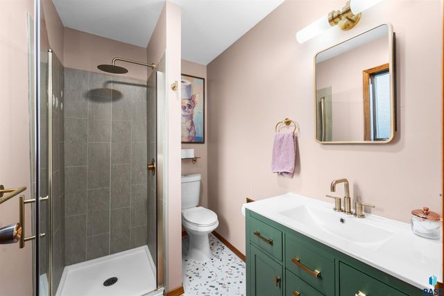 5712 W Walden Dr Drive, Sioux Falls, SD 57106