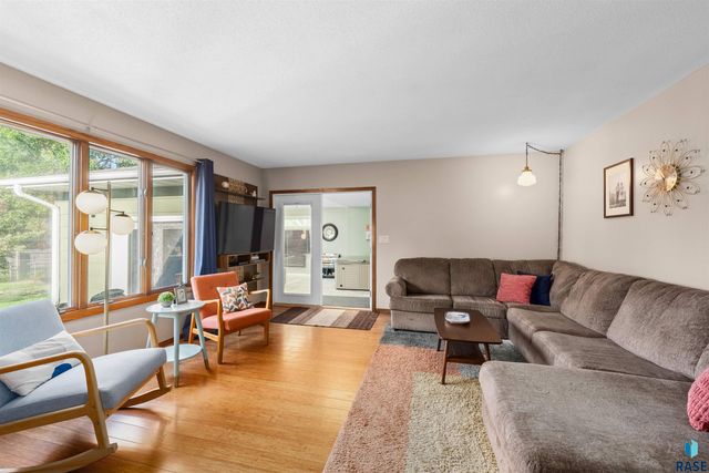 5712 W Walden Dr Drive, Sioux Falls, SD 57106
