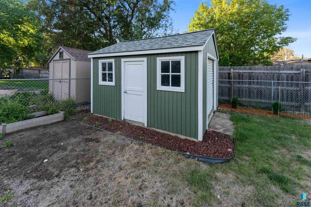 5712 W Walden Dr Drive, Sioux Falls, SD 57106