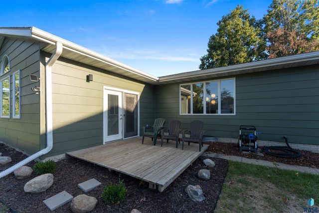 5712 W Walden Dr Drive, Sioux Falls, SD 57106