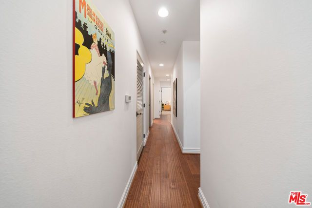 10913 Whipple Street 205, Toluca Lake (los Angeles), CA 91602