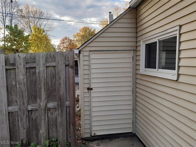 255 Fairpark Drive, Berea, OH 44017