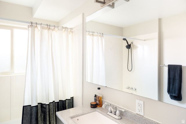 1069 E BIRCHBROOK CIR, Cottonwood Heights, UT 84047