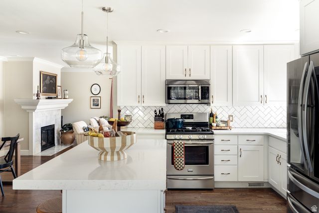 1069 E BIRCHBROOK CIR, Cottonwood Heights, UT 84047