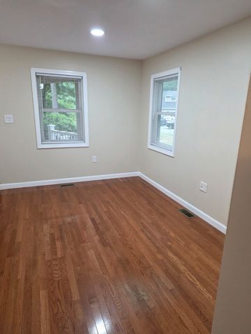 10 Warren Ter, Pembroke, MA 02359
