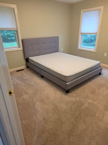 10 Warren Ter, Pembroke, MA 02359