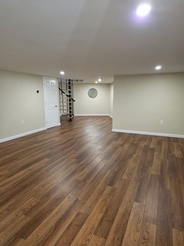10 Warren Ter, Pembroke, MA 02359