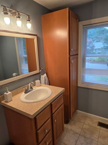 10 Warren Ter, Pembroke, MA 02359