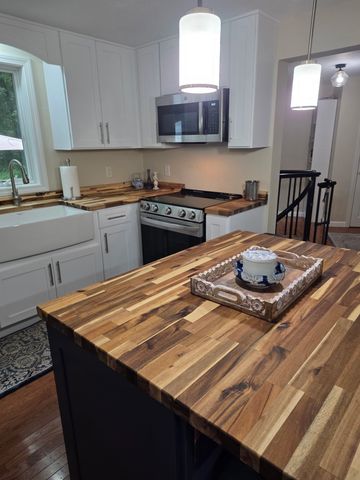 10 Warren Ter, Pembroke, MA 02359