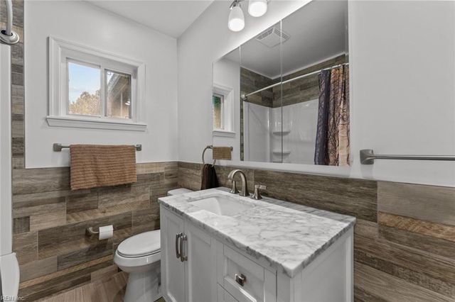 780 Meade LN, Virginia Beach, VA 23455