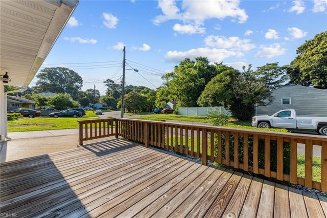 780 Meade LN, Virginia Beach, VA 23455