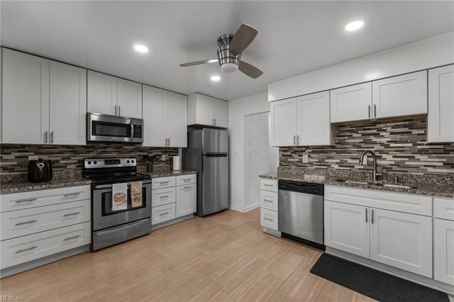 780 Meade LN, Virginia Beach, VA 23455
