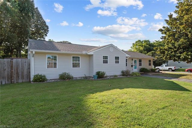780 Meade LN, Virginia Beach, VA 23455