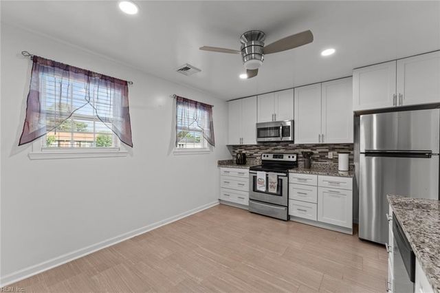 780 Meade LN, Virginia Beach, VA 23455