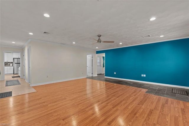 780 Meade LN, Virginia Beach, VA 23455