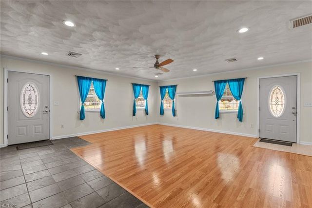 780 Meade LN, Virginia Beach, VA 23455