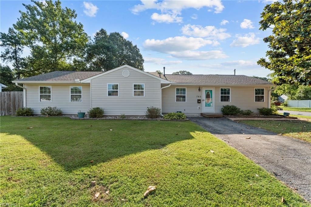 780 Meade LN, Virginia Beach, VA 23455