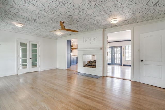 3800 Westcliff Road S, Fort Worth, TX 76109