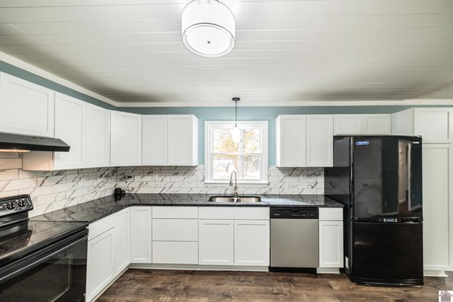 10050 Old US Hwy 60, Kevil, KY 42053