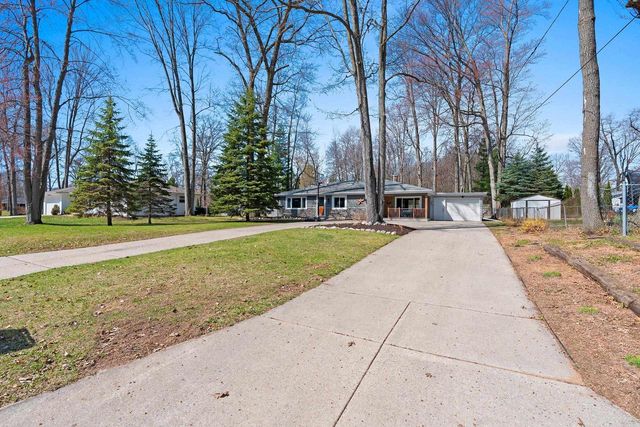 1810 WOOD LANE, Green Bay, WI 54304