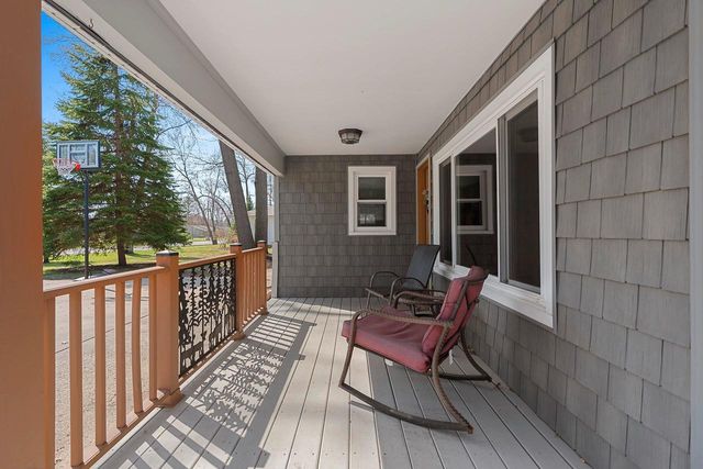 1810 WOOD LANE, Green Bay, WI 54304