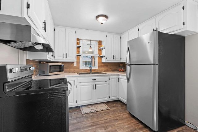 1810 WOOD LANE, Green Bay, WI 54304