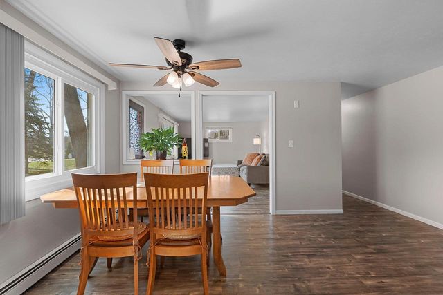 1810 WOOD LANE, Green Bay, WI 54304