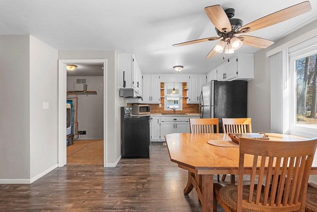 1810 WOOD LANE, Green Bay, WI 54304