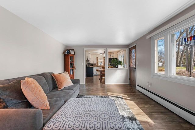 1810 WOOD LANE, Green Bay, WI 54304
