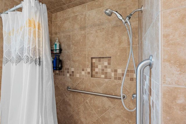 1810 WOOD LANE, Green Bay, WI 54304