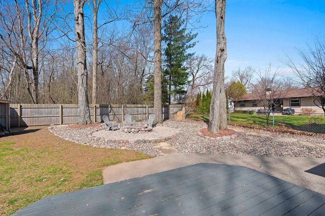 1810 WOOD LANE, Green Bay, WI 54304