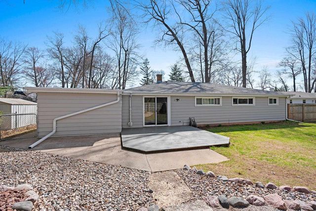 1810 WOOD LANE, Green Bay, WI 54304