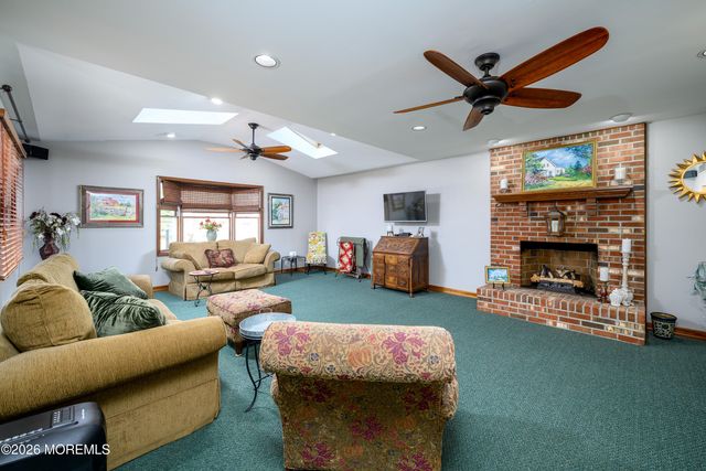 21 Jefferson Court, Freehold, NJ 07728