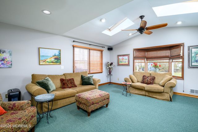 21 Jefferson Court, Freehold, NJ 07728