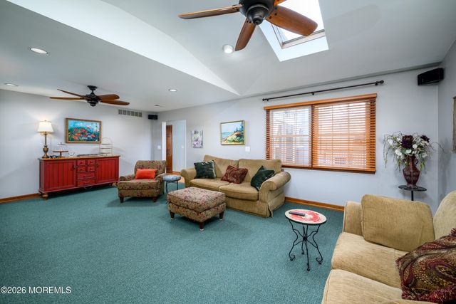 21 Jefferson Court, Freehold, NJ 07728