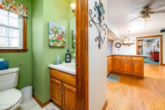 21 Jefferson Court, Freehold, NJ 07728